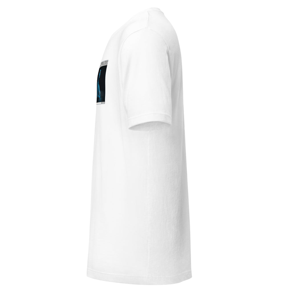 Camiseta Esencial · Blanco · lateral izquierdo — NoxBlue, Contemplator #008
