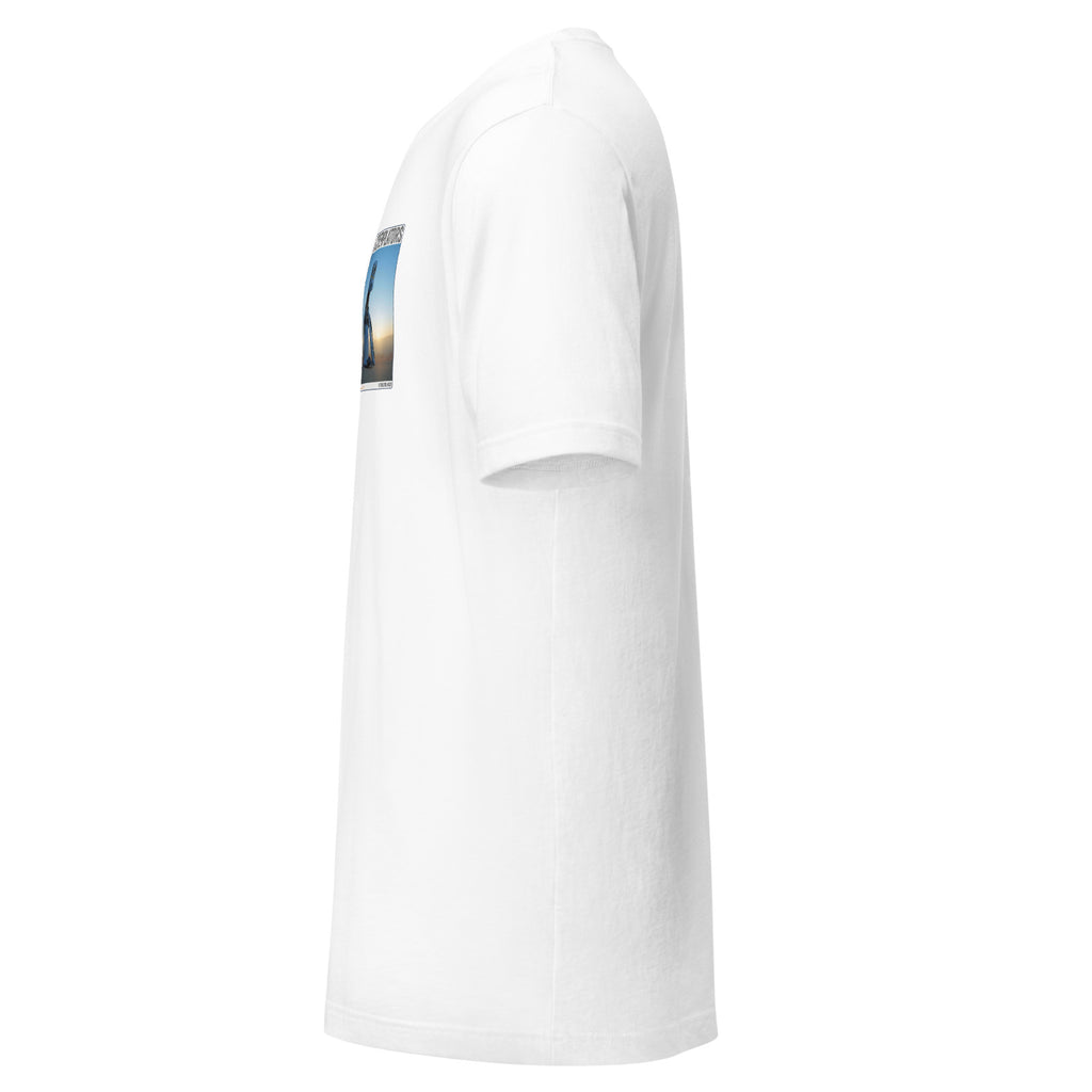 Camiseta Esencial · Blanco · lateral izquierdo — Blue Noir, Contemplator #031